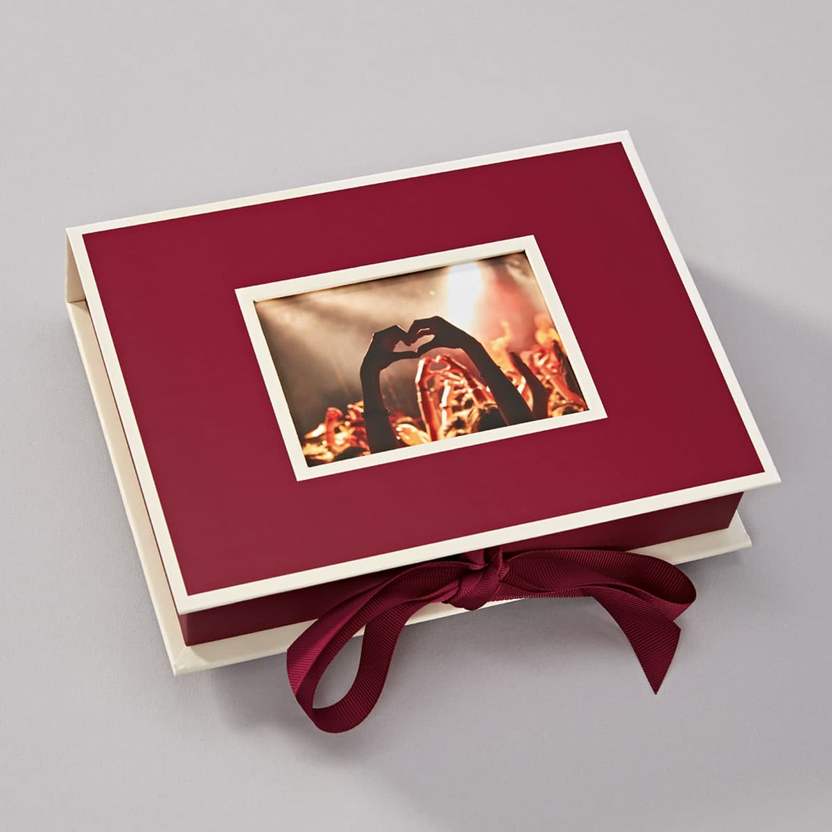 Bilde av Semikolon fotoboks liten burgunder